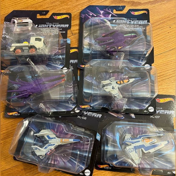 - - 6 disney buzz light year vehicles hot wheels - Picture 1 of 6